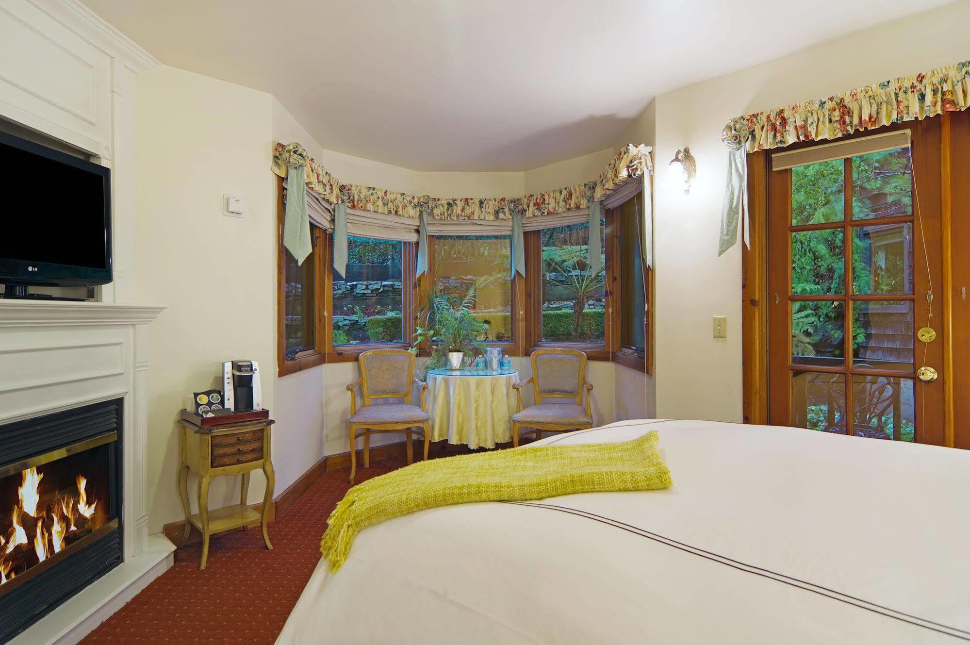 The Babbling Brook Inn Санта Круз Екстериор снимка